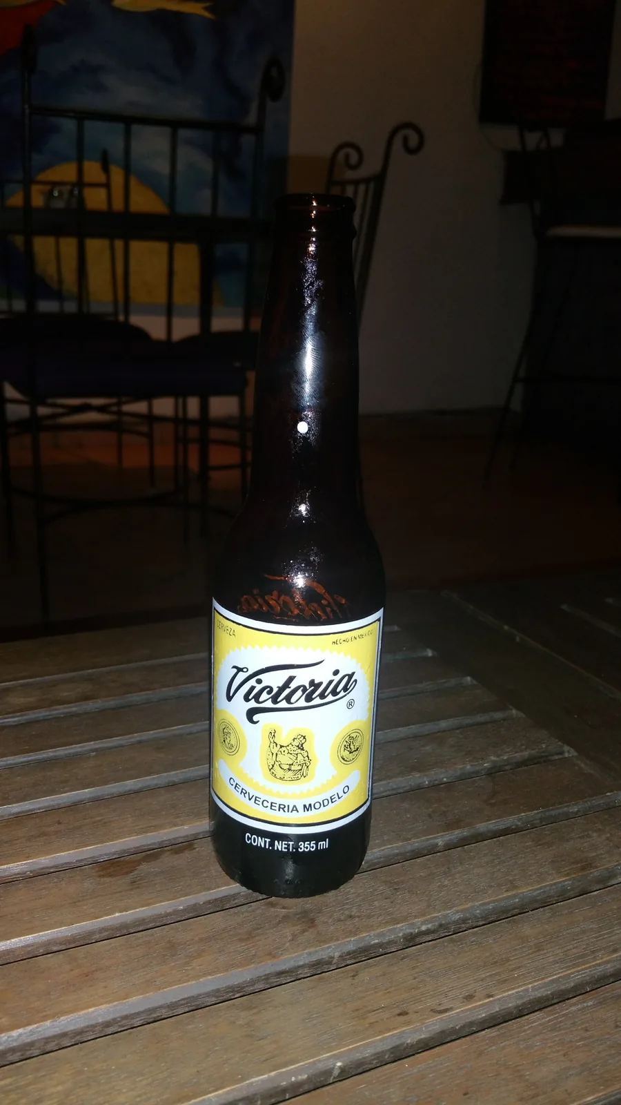 Victoria é uma cerveja produzida pela Cervecería Modelo, com sede na Cidade do México, México, desde 1865. Trata-se de uma cerveja estilo Lager clara e refrescante, com características marcantes de amargor suave e notas de malte e lúpulo equilibradas. Com graduação alcoólica de 4,0%, é uma cerveja de corpo leve e bebibilidade excelente, popular em toda a América Latina. Nota no Untappd: 3.49/5.