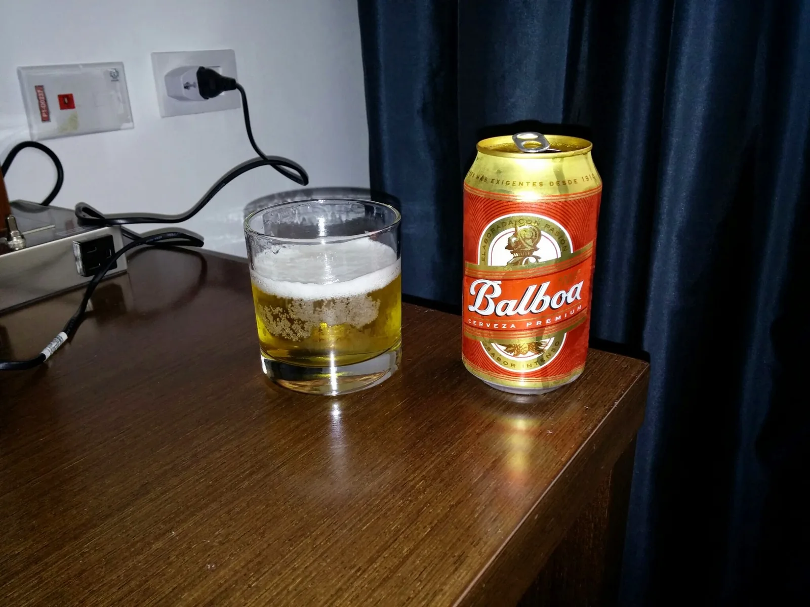 Balboa é uma cerveja lager premium originária do Panamá, produzida pela Cervecería Balboa desde 1910. Com graduação alcoólica de 4,7%, apresenta um sabor equilibrado, suave e refrescante, típico de cervejas tipo pilsen. A marca é uma das mais populares na América Central e representa a tradição cervejeira panamenha com seu perfil leve e agradável ao paladar. Nota no Untappd: 3.02/5.