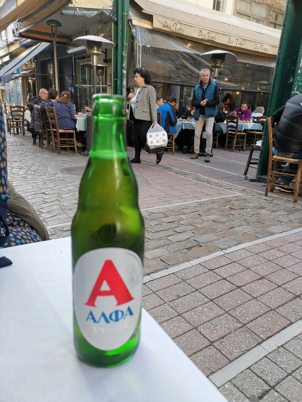 A cerveja Alpha é produzida pela cervejaria grega Alpha Brewery, fundada em 1963 em Atenas. Trata-se de uma cerveja tipo lager, refrescante e equilibrada, com características clássicas do estilo europeu. É uma das cervejas mais populares e tradicionais da Grécia, conhecida por sua leveza e sabor agradável. Nota no Untappd: 3.42/5.