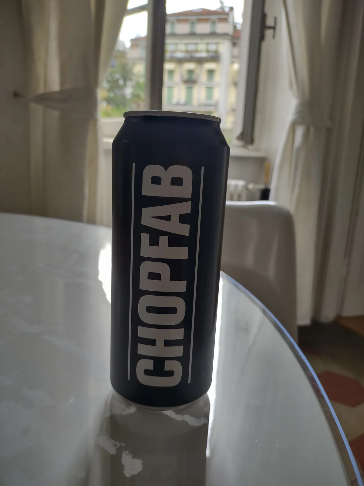 Chopfab é uma cerveja artesanal suíça produzida pela Chopfab Boxer AG, fundada em 2012 em Winterthur, cantão de Zurique. A cervejaria nasceu da fusão de duas marcas independentes e é uma das mais conhecidas da cena craft suíça. Produz diversas variedades, incluindo Pilsner, Pale Ale e Weizen, todas caracterizadas por receitas cuidadosas e ingredientes de qualidade. O nome Chopfab vem do dialeto suíço alemão e é marca registrada da irreverência da cervejaria.